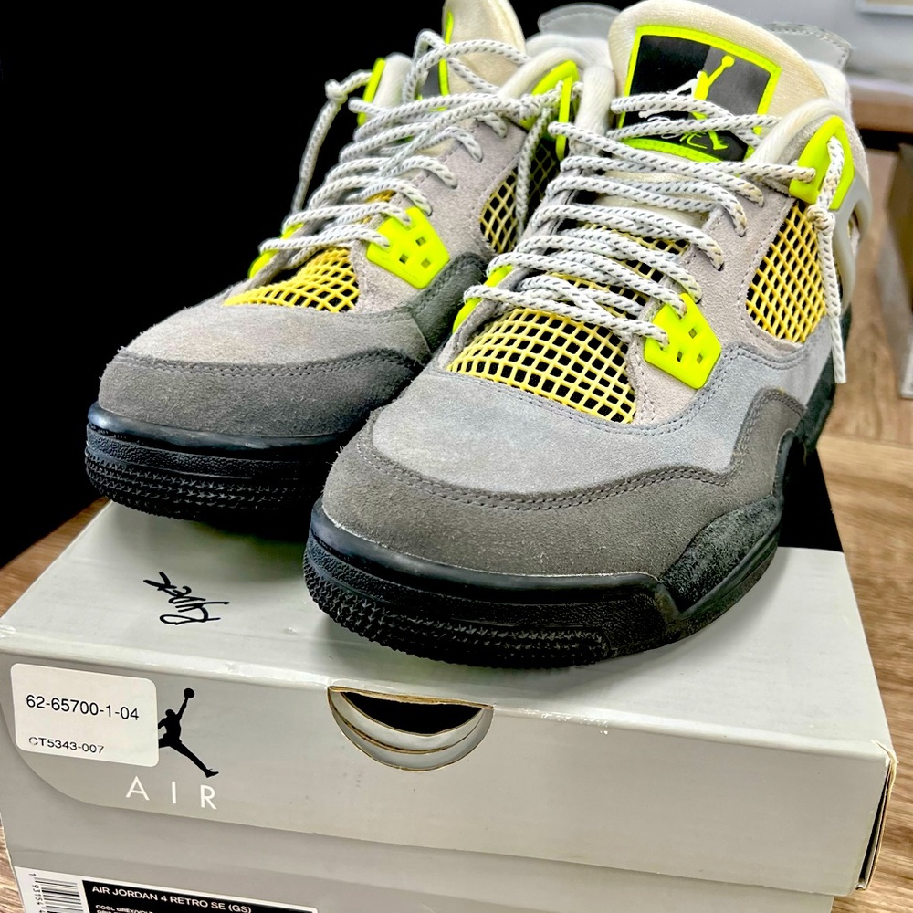 Jordan 4